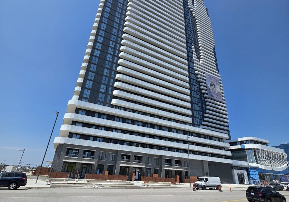 8-interchange-way-vaughan-ontario-n12517378