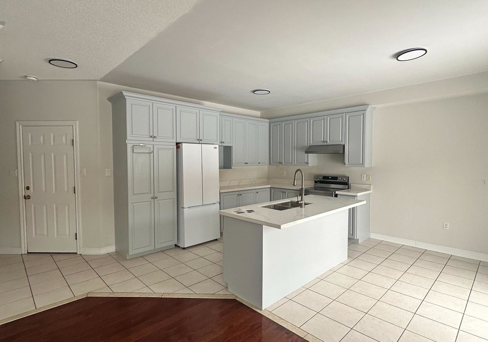 151-woodbury-crescent-newmarket-ontario-n12517794