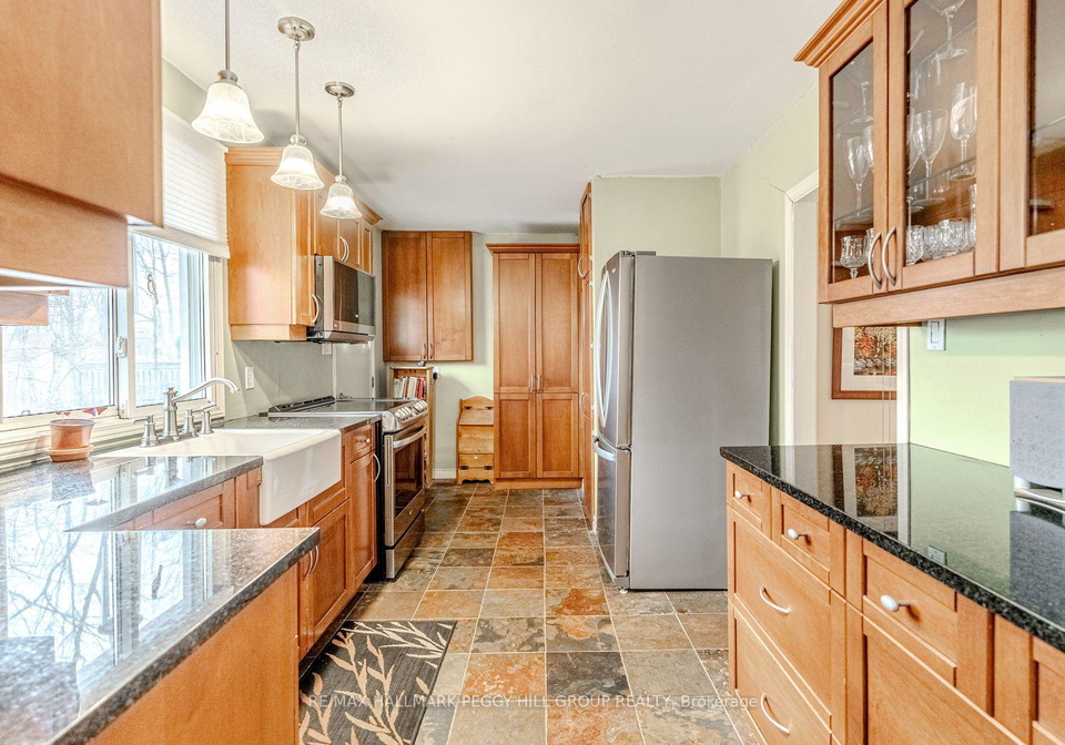 2016-kate-avenue-innisfil-ontario-n12518716