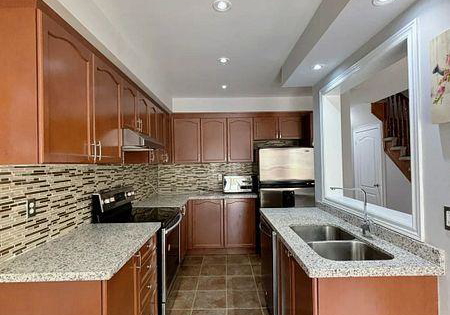 6-latitude-lane-whitchurch-stouffville-ontario-n12520148