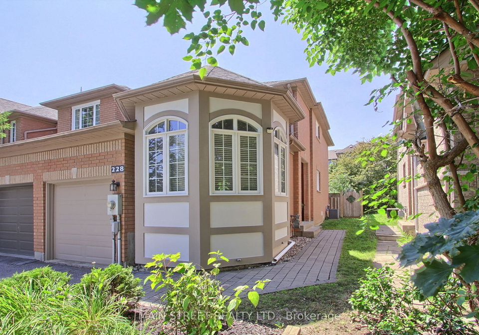 228-warner-crescent-newmarket-ontario-n12520434