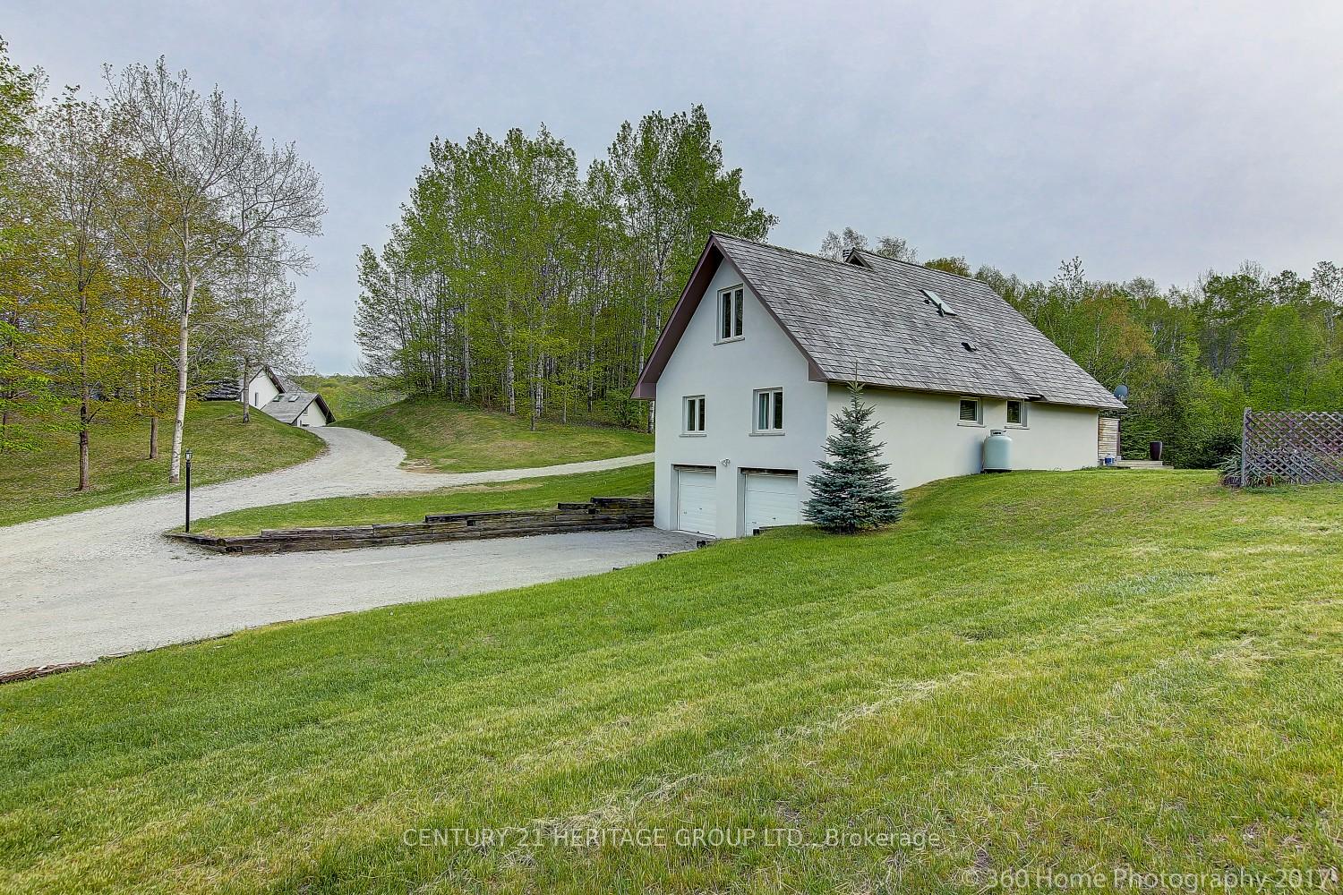 4175-17th-side-road-king-ontario-n12520858