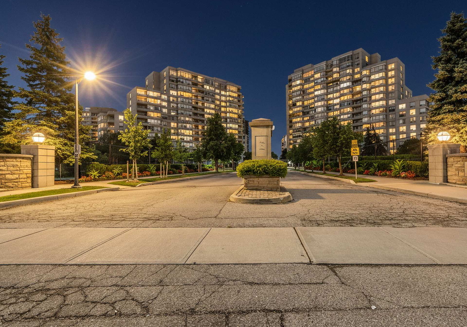 11-townsgate-drive-vaughan-ontario-n12522536