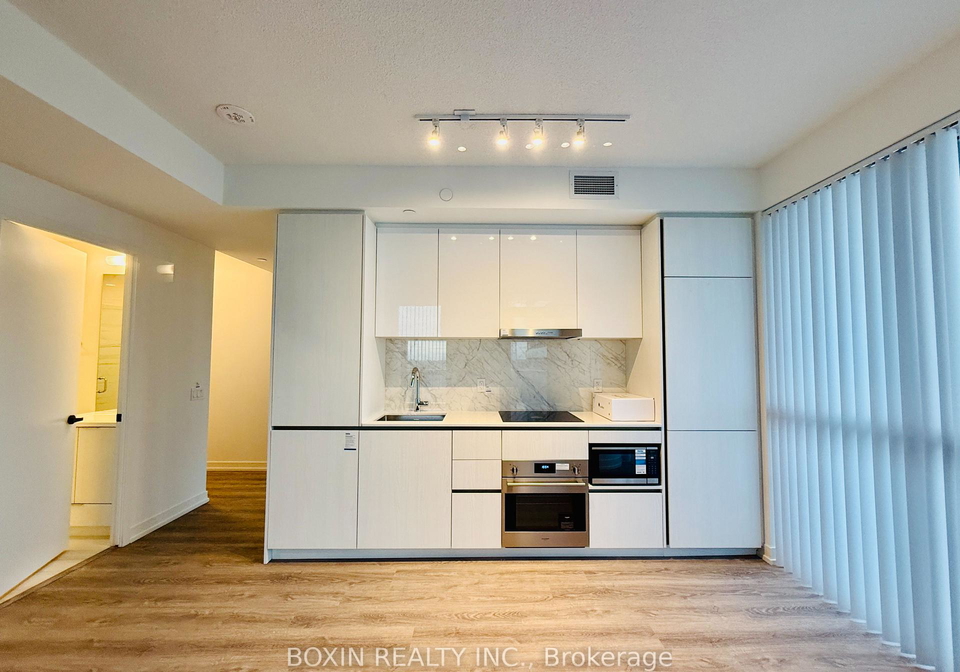 8-interchange-way-vaughan-ontario-n12524720
