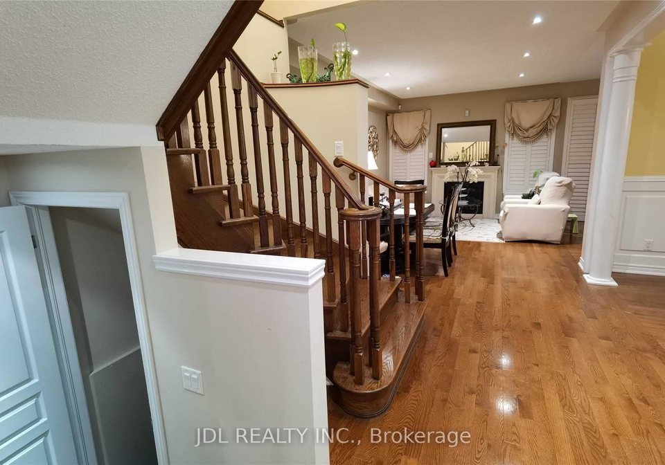 5-pitney-avenue-richmond-hill-ontario-n12526236