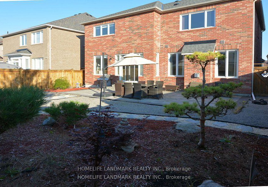 18-wandering-glider-trail-bradford-west-gwillimbury-ontario-n12526500