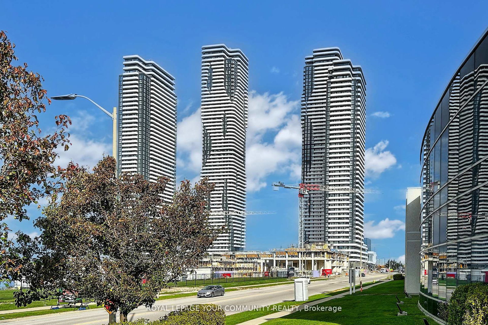 28-interchange-way-vaughan-ontario-n12526600