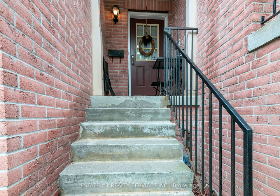 12-rougehaven-way-markham-ontario-n12527374