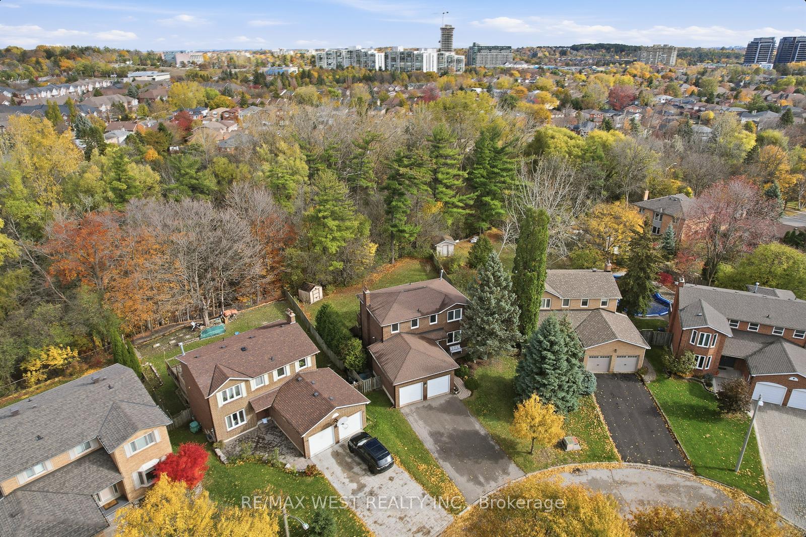 12-lippincott-court-richmond-hill-ontario-n12527604
