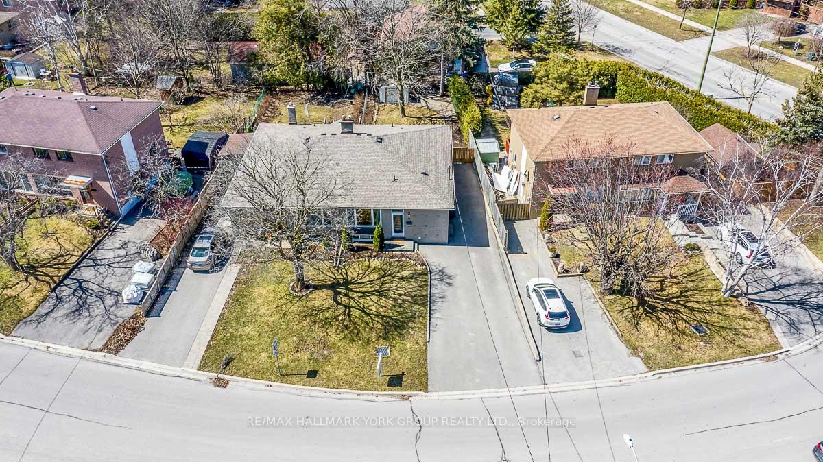 6-davis-road-aurora-ontario-n12529200