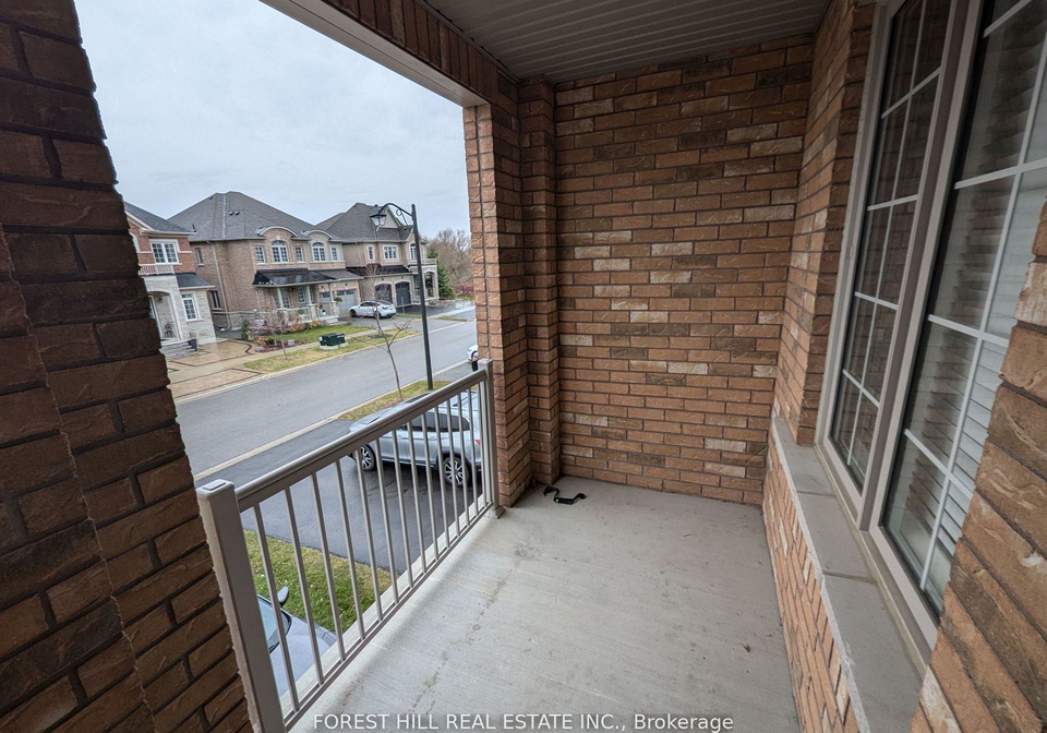 11-joseph-hartman-crescent-aurora-ontario-n12530358