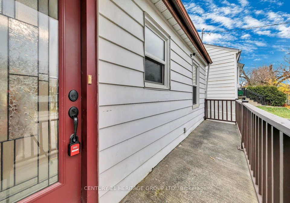302-avenue-road-s-newmarket-ontario-n12530612