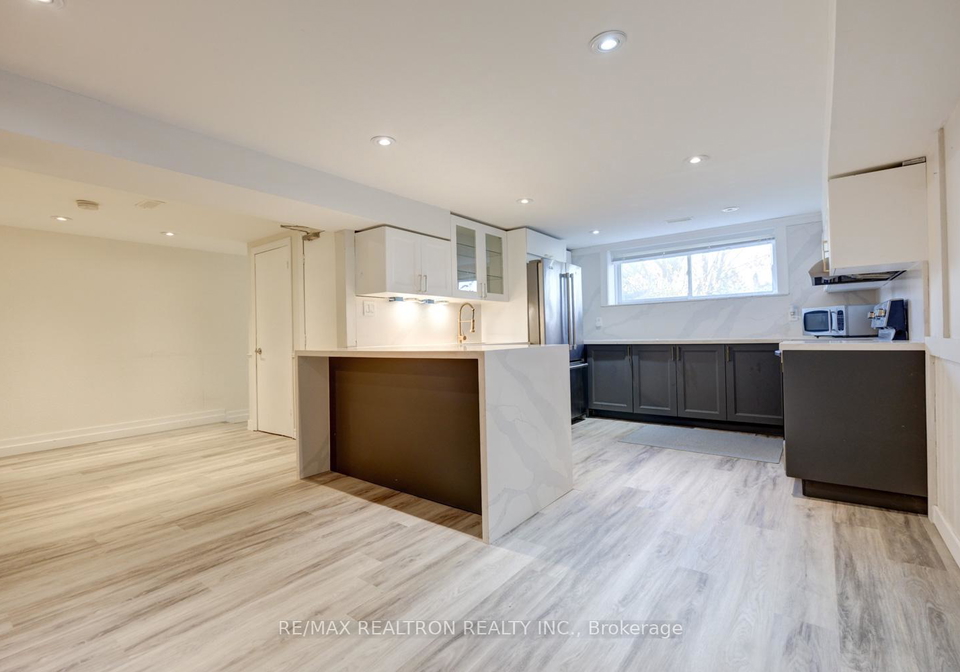 372-dixon-boulevard-newmarket-ontario-n12531630