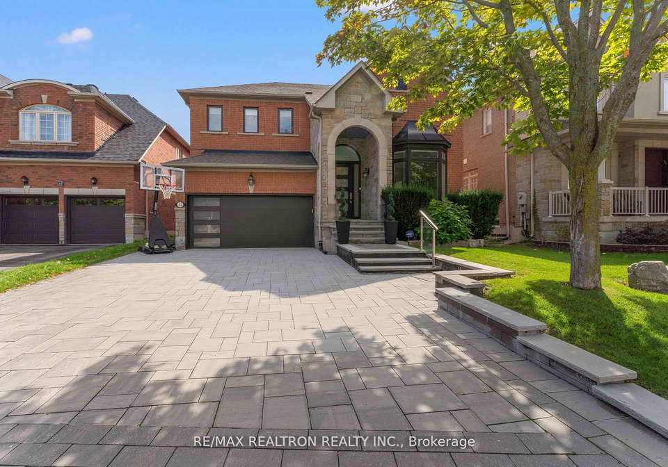 43-basie-gate-vaughan-ontario-n12531942