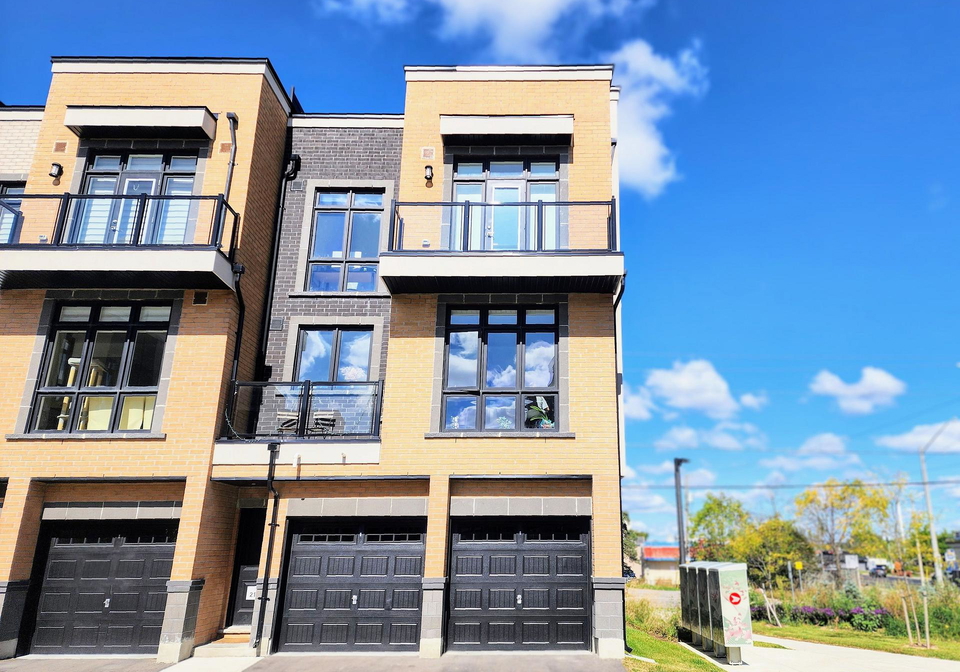 1-bond-crescent-richmond-hill-ontario-n12532218