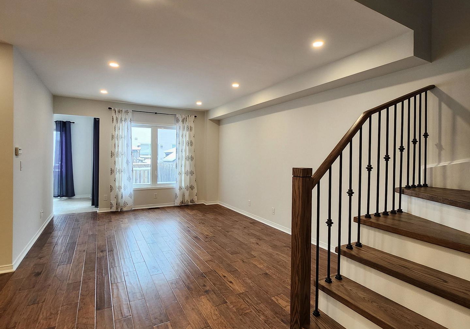 8-bilbrough-street-aurora-ontario-n12532666