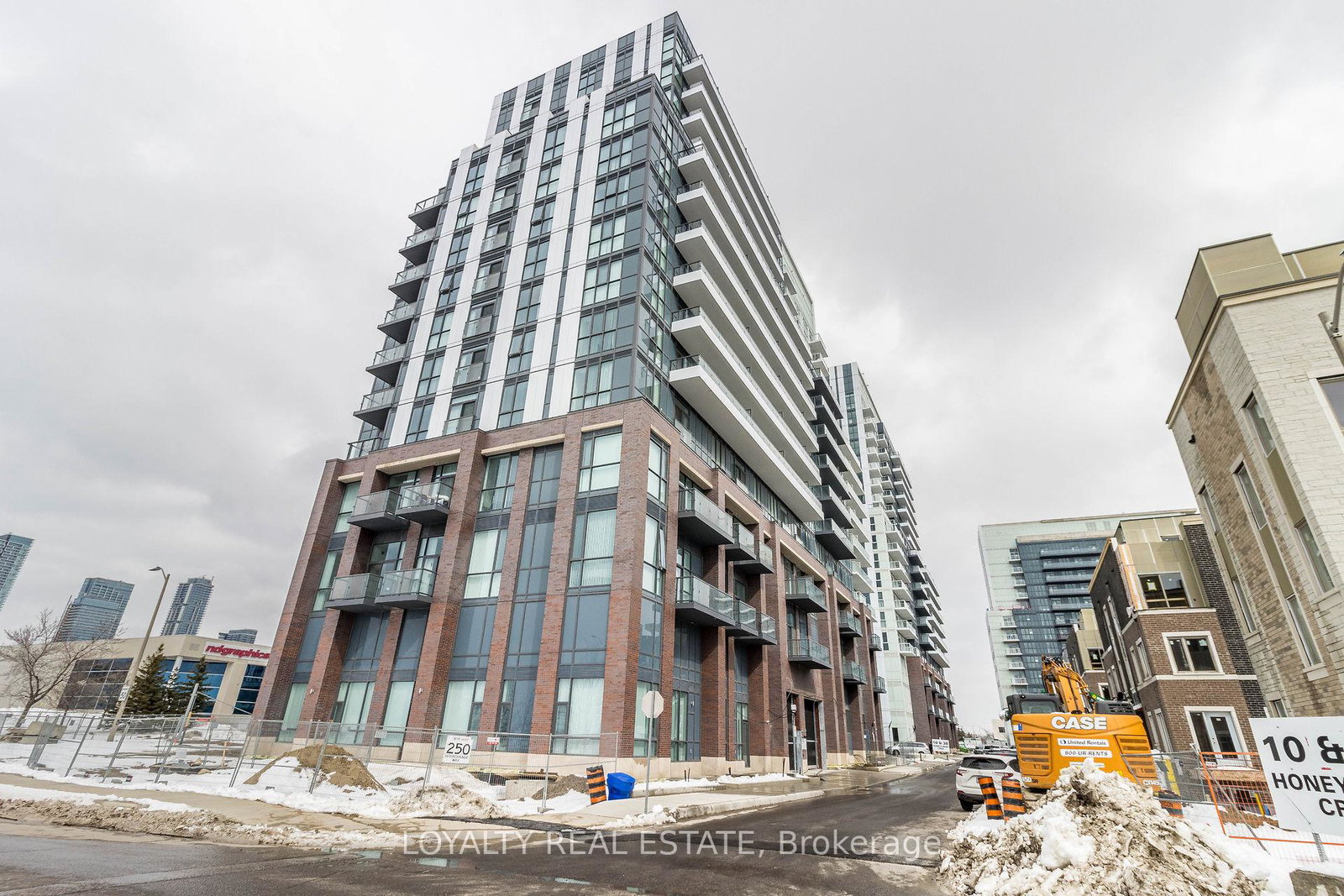 38-honeycrisp-crescent-vaughan-ontario-n12533854