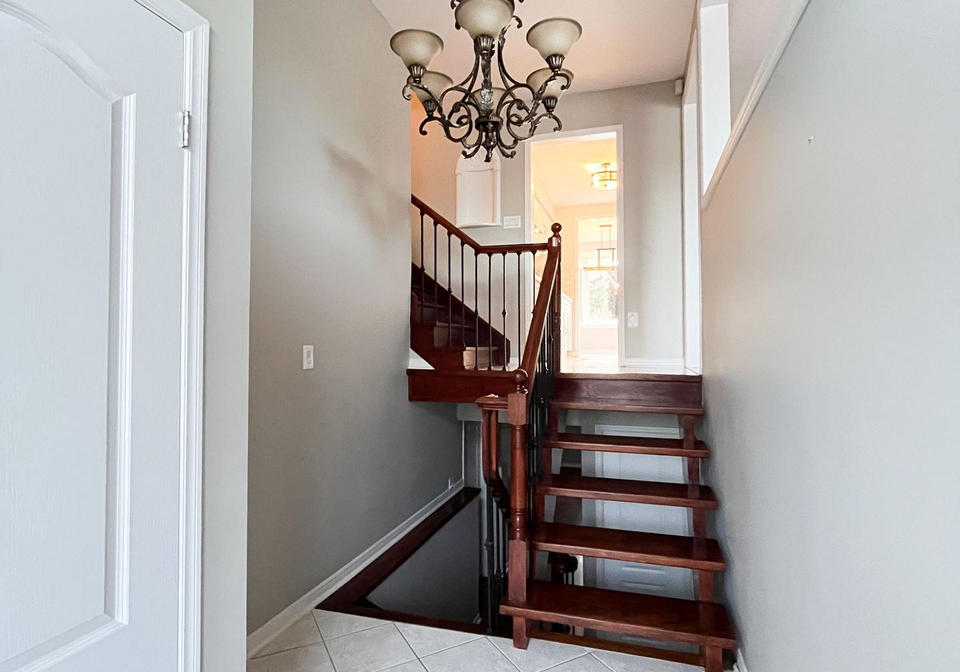 4-wood-crescent-bradford-west-gwillimbury-ontario-n12534262
