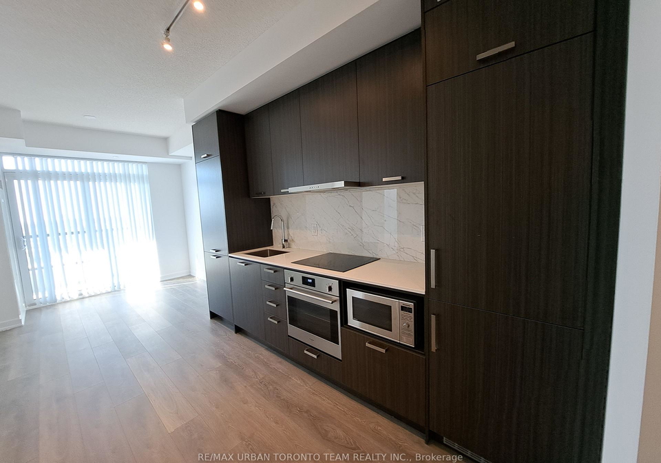 38-honeycrisp-crescent-vaughan-ontario-n12534988