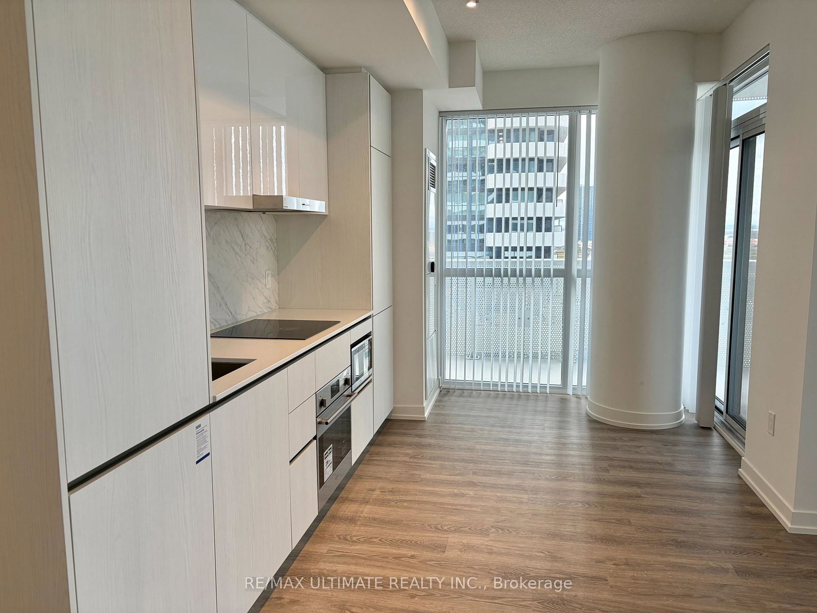 8-interchange-way-vaughan-ontario-n12536634