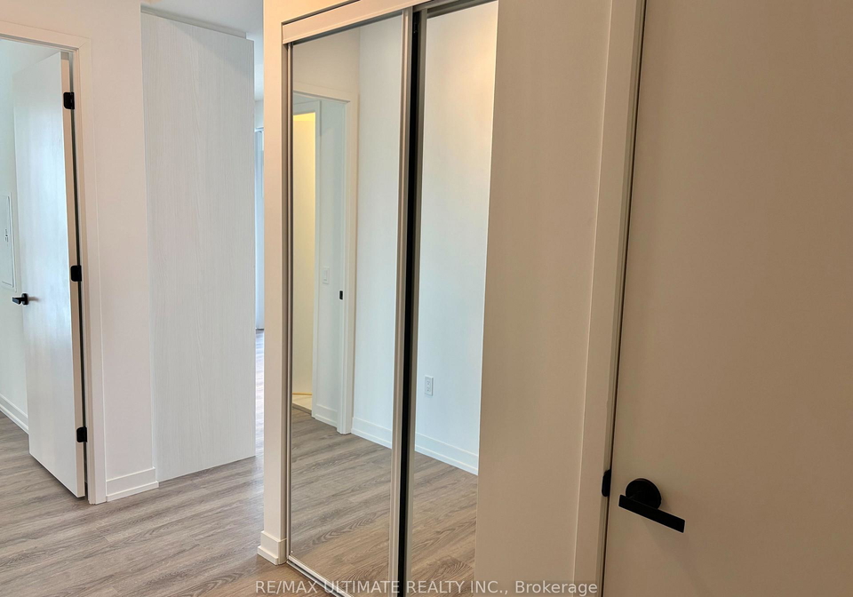 8-interchange-way-vaughan-ontario-n12536634