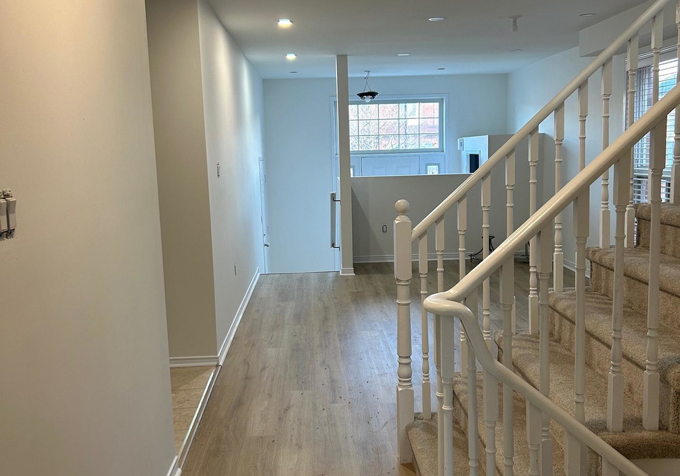 61-clearmeadow-boulevard-newmarket-ontario-n12536836