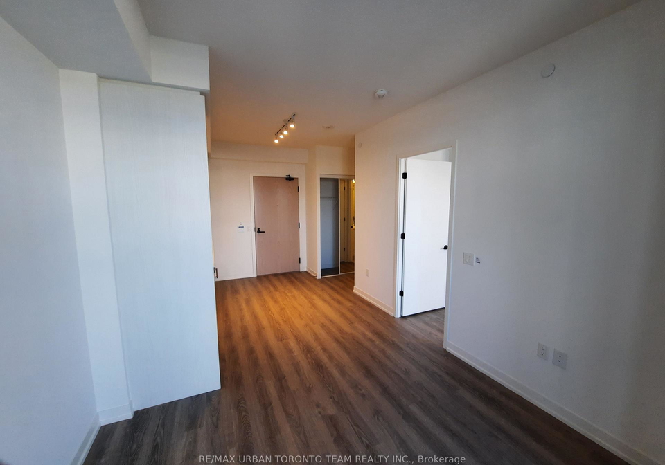 8-interchange-way-vaughan-ontario-n12538788