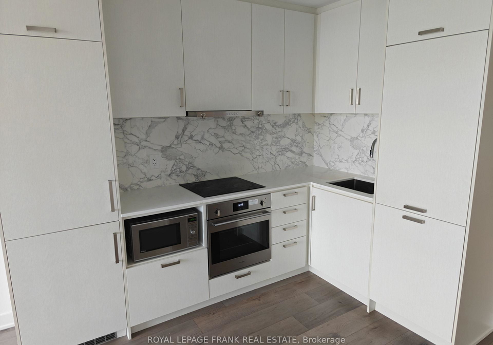 60-honeycrisp-crescent-vaughan-ontario-n12541582