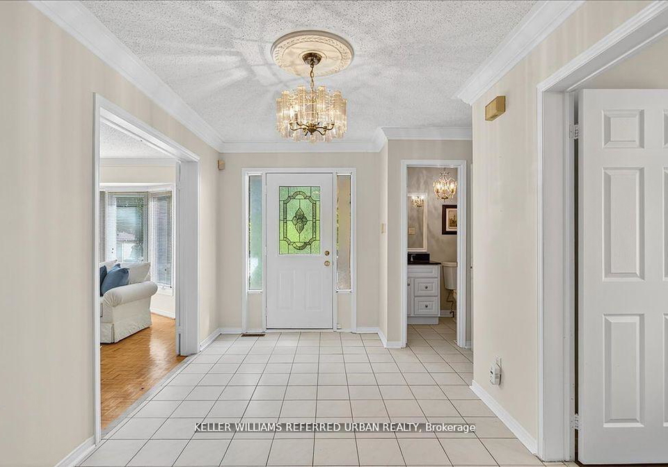 32-nelson-circle-newmarket-ontario-n12543474
