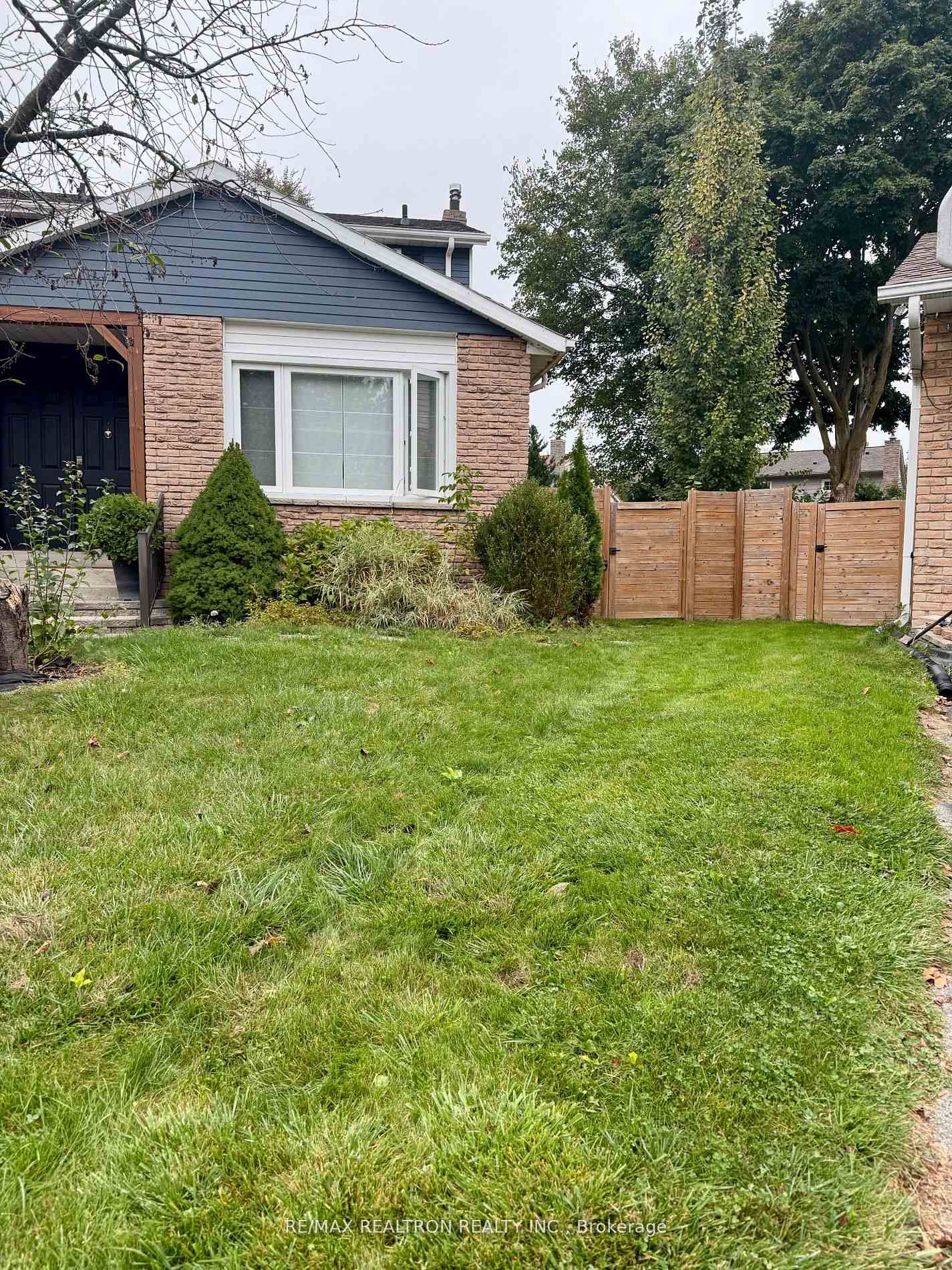 16-eastman-crescent-newmarket-ontario-n12544176