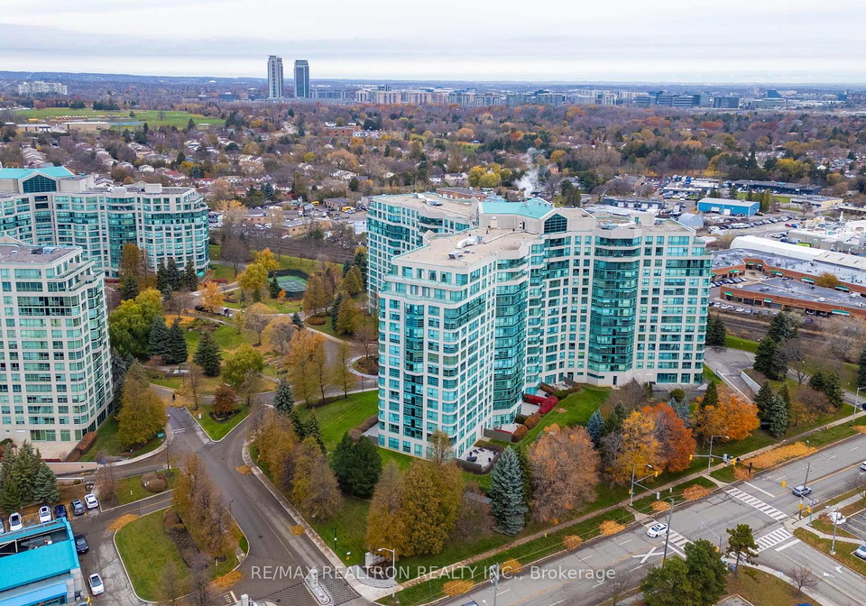 7825-bayview-avenue-markham-ontario-n12547010