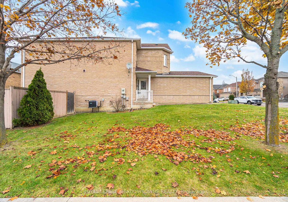 28-condotti-drive-vaughan-ontario-n12548366