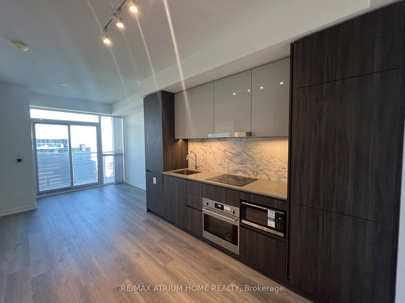 8-interchange-way-vaughan-ontario-n12548532