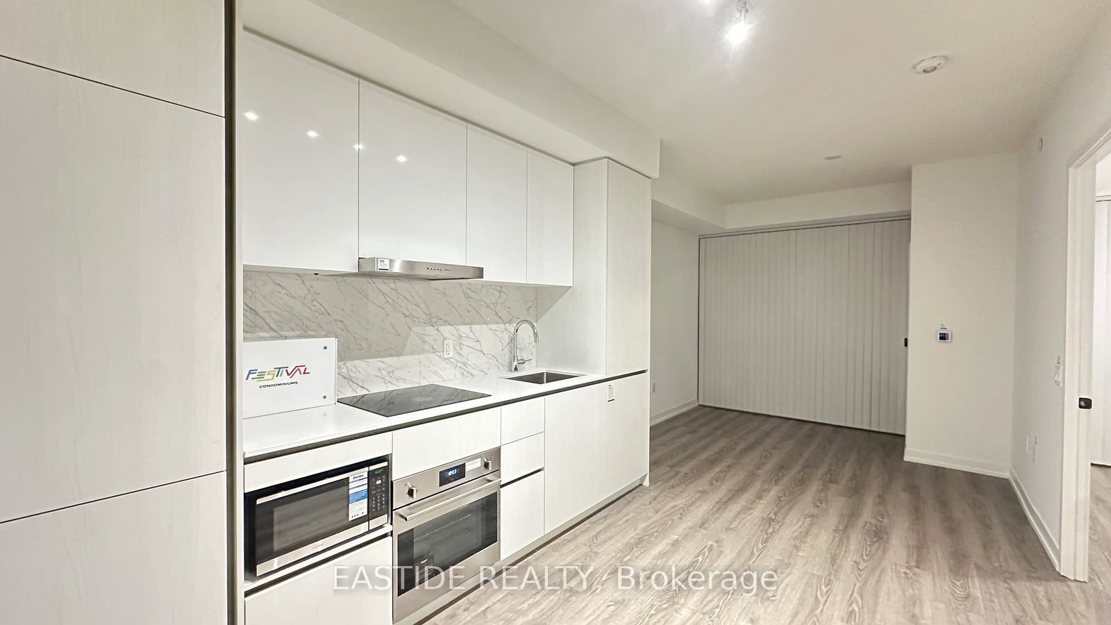 8-interchange-way-vaughan-ontario-n12548822