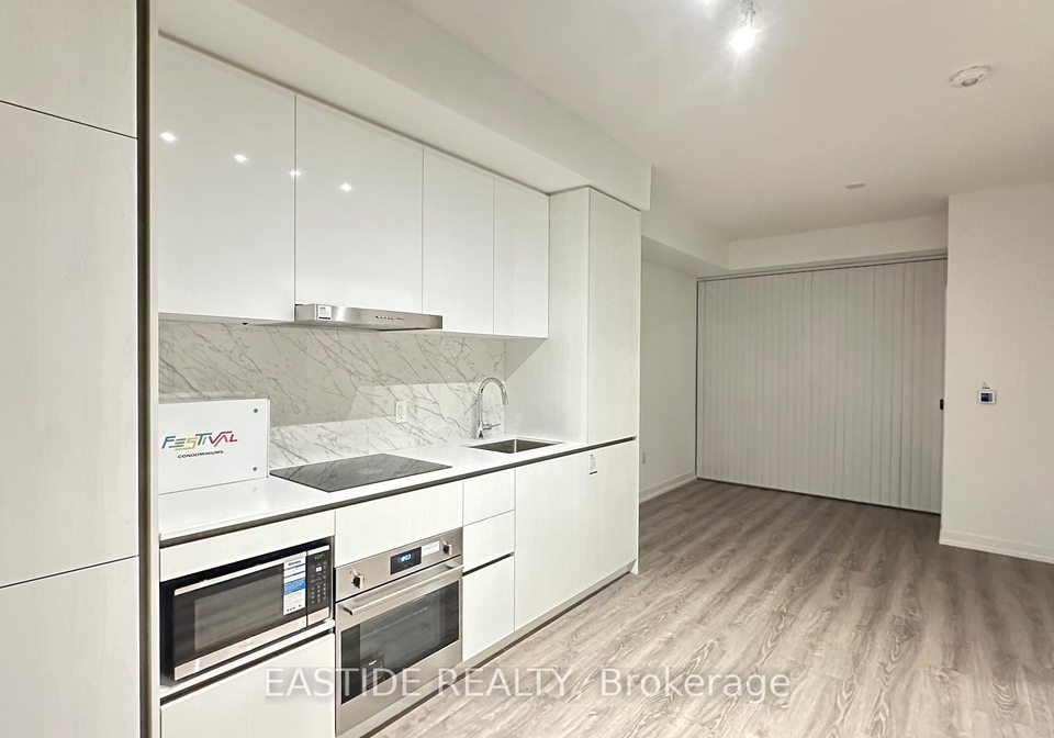 8-interchange-way-vaughan-ontario-n12548822