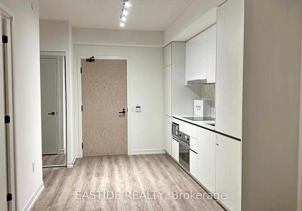 8-interchange-way-vaughan-ontario-n12548822