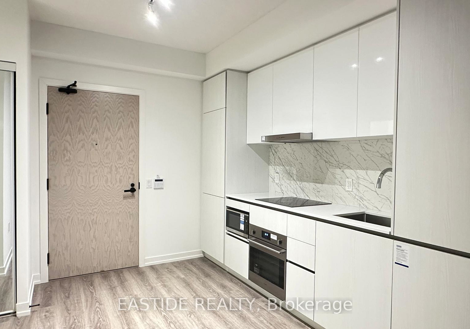 8-interchange-way-vaughan-ontario-n12548822