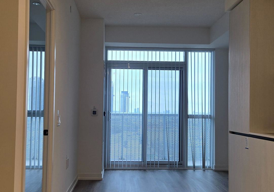 8-interchange-way-vaughan-ontario-n12548948