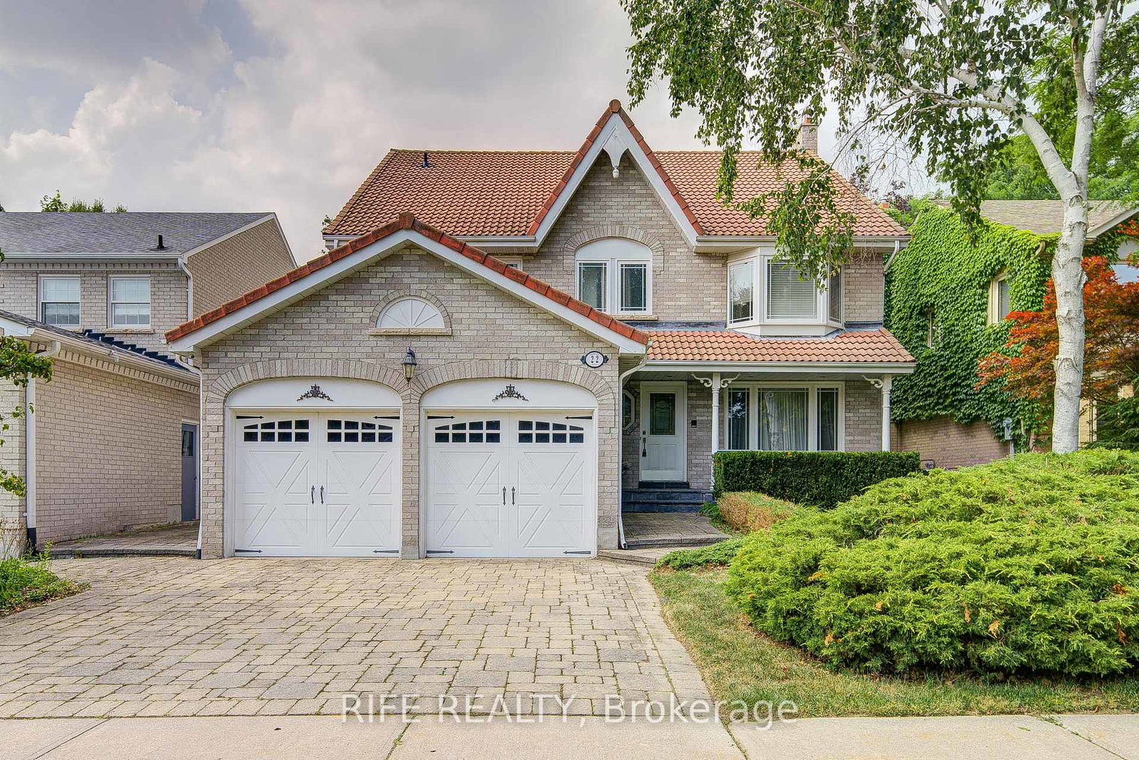 22-chambery-crescent-markham-ontario-n12550304