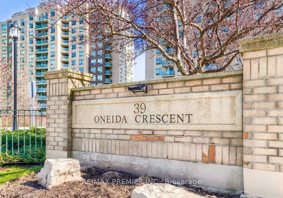 39-oneida-crescent-richmond-hill-ontario-n12551464