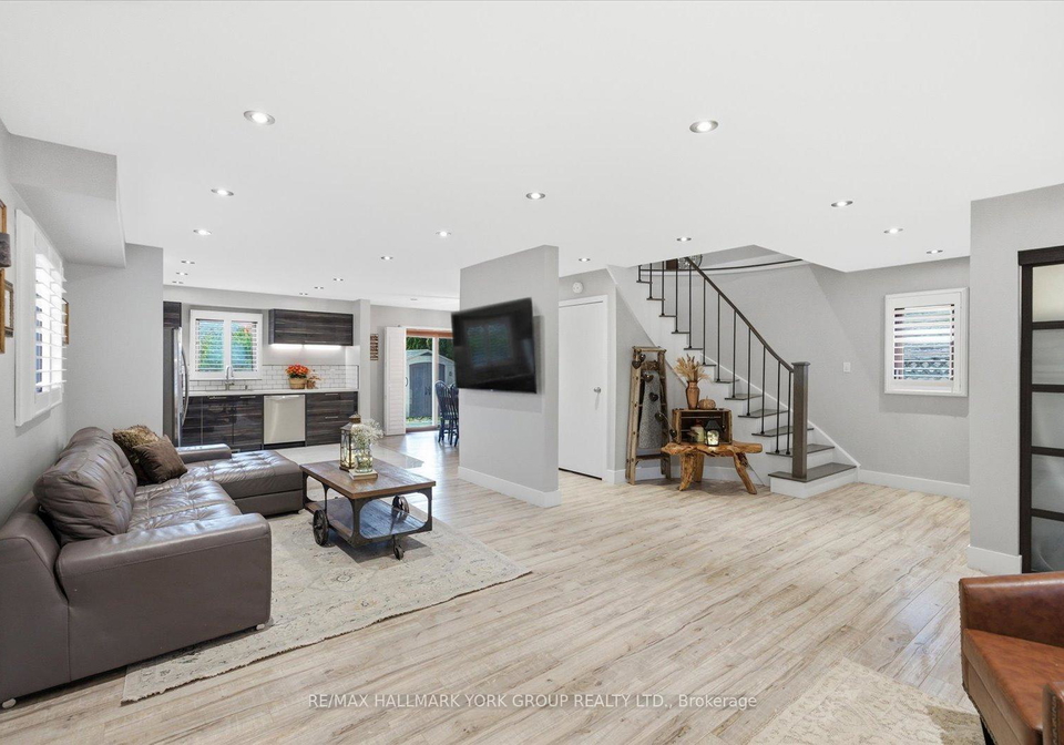 234-billings-crescent-newmarket-ontario-n12553166