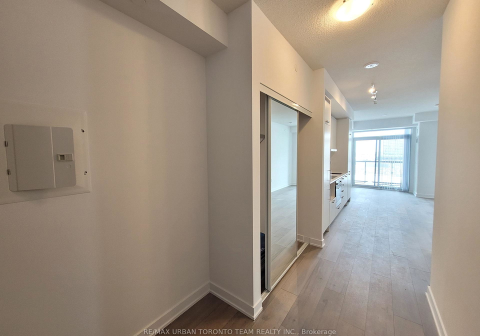 38-honeycrisp-crescent-vaughan-ontario-n12555146