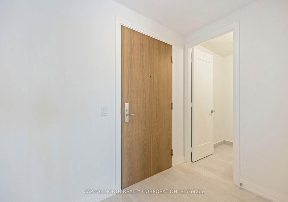 27-korda-gate-vaughan-ontario-n12556390