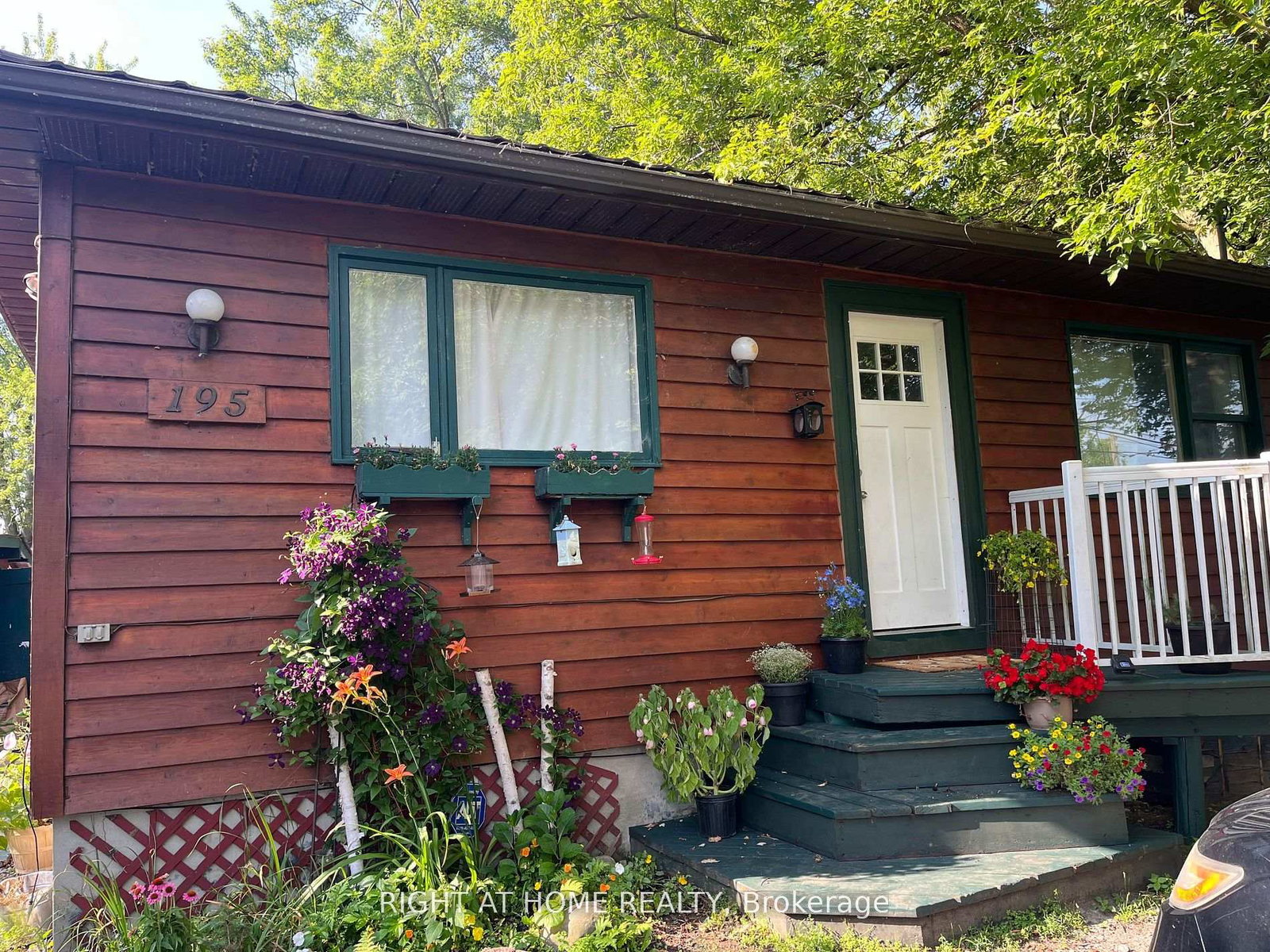 195-lakeland-crescent-richmond-hill-ontario-n12557658