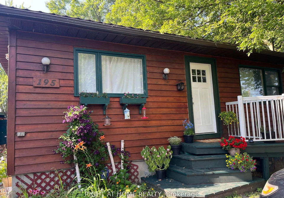 195-lakeland-crescent-richmond-hill-ontario-n12557658