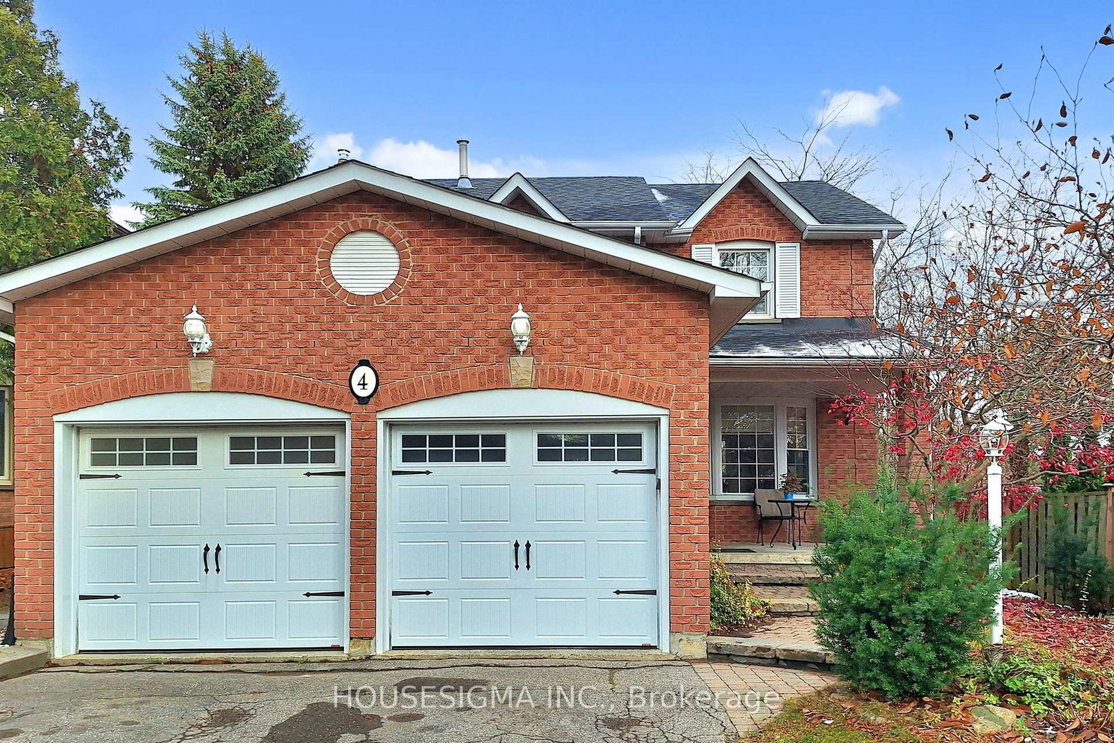 4-mendys-forest-aurora-ontario-n12557704