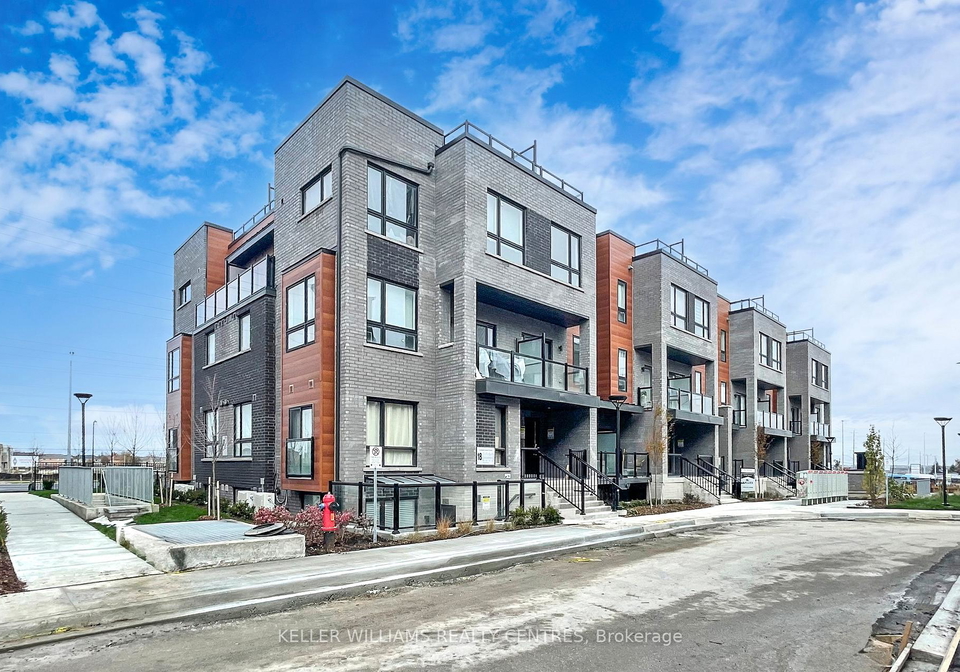 18-lytham-green-circle-newmarket-ontario-n12557736