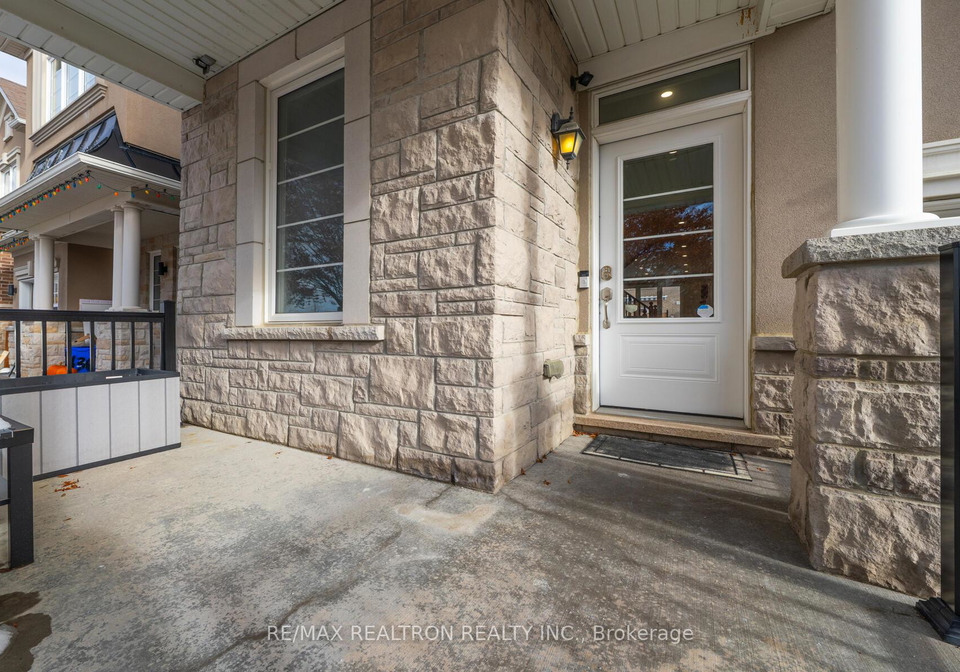 128-buckle-crescent-aurora-ontario-n12557864