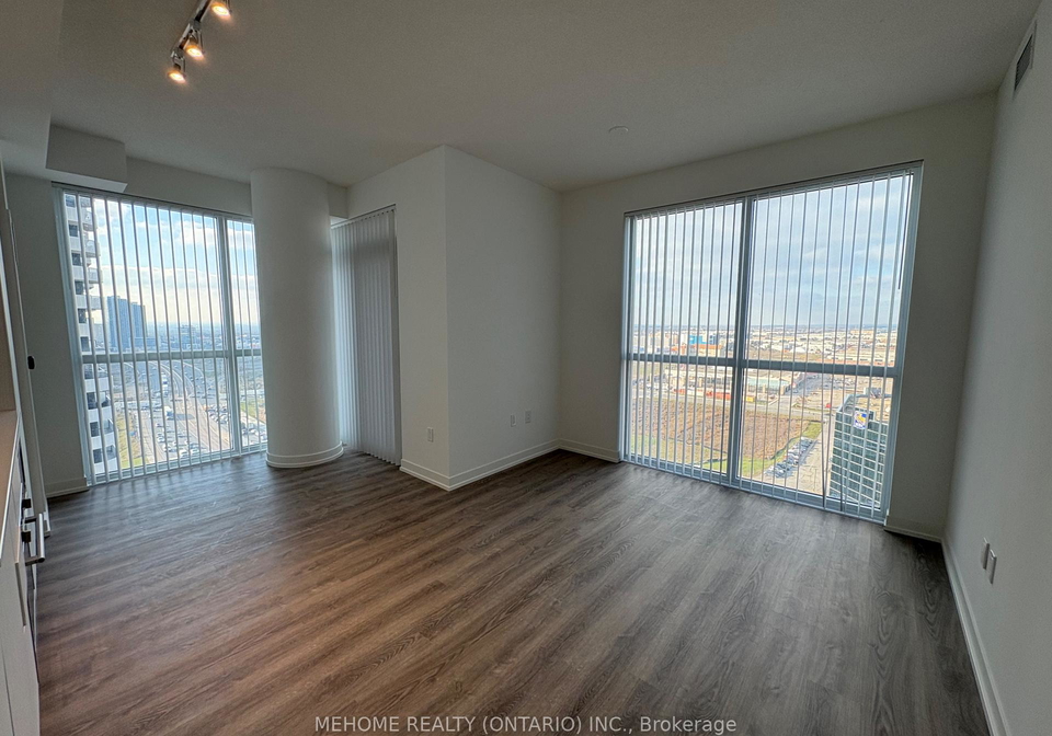8-interchange-way-vaughan-ontario-n12558958