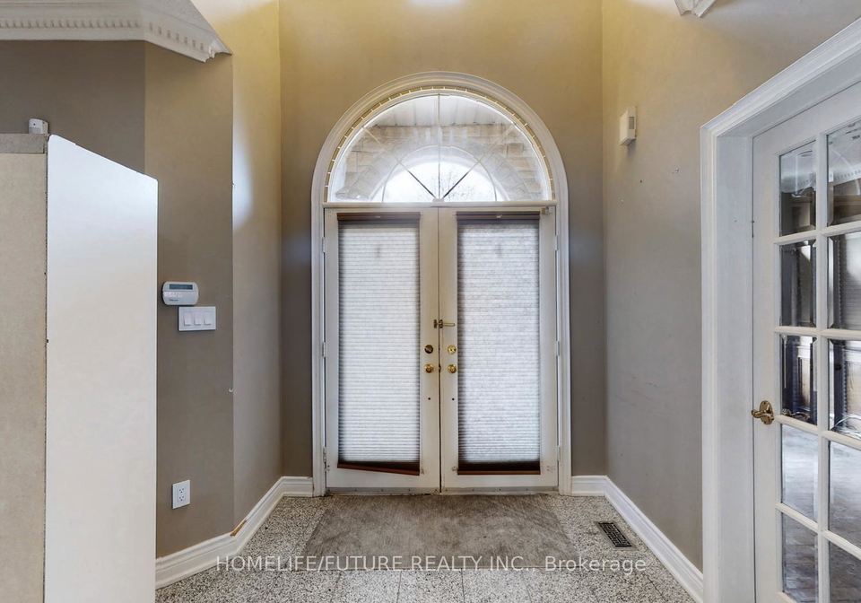 75-silver-rose-crescent-markham-ontario-n12560476